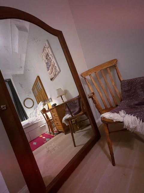 Bed, Decorative detail, Bedroom