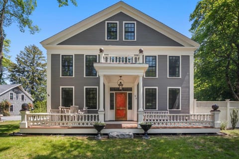 Walk to Town Fully Renovated Apartment in Orleans