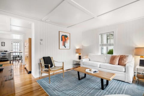 Stylish Walk to Town and Beach House in Provincetown