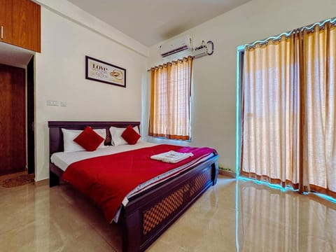 Bed, Photo of the whole room, Bedroom, air conditioner