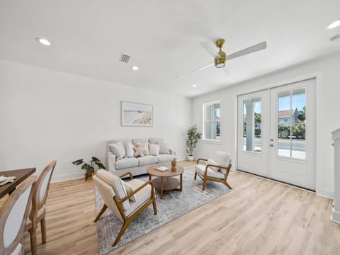 Coastal Haven C House in Lower Grand Lagoon