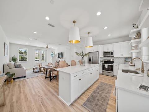 Coastal Haven C House in Lower Grand Lagoon