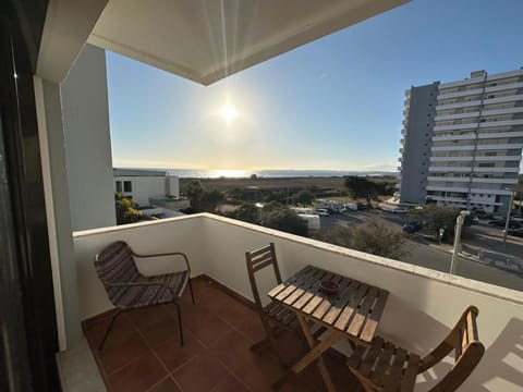 Day, Natural landscape, View (from property/room), Balcony/Terrace, Dining area