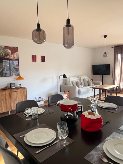 Living room, Seating area, Dining area