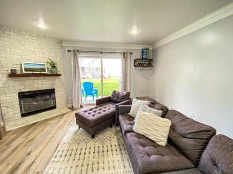 14-Plex 117, 2 bedroom ground level House in Garden City