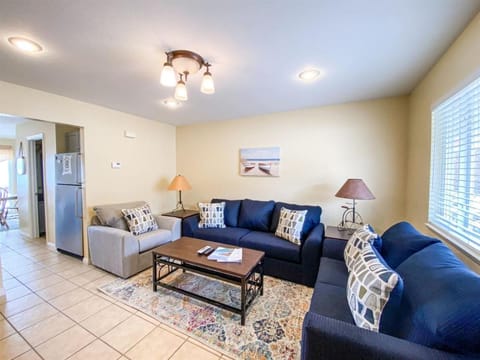 Lake View Condo 890 2 House in Garden City