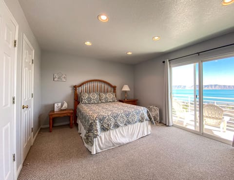 Lake View Condo 890 3 House in Garden City