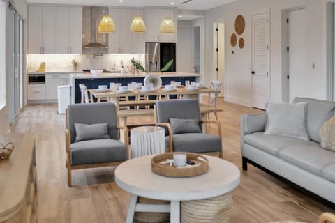 Keys Casa - Elegant Waterfront Retreat, Sleeps 16, Elevator, Private Dock, Putt-Putt House in Key Largo