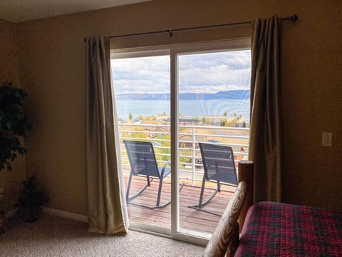 Lake View Condo 930 2 House in Garden City