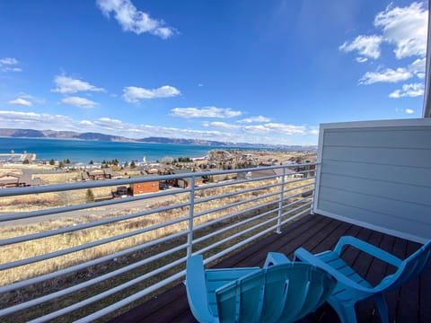 Lake View Condo 942 4 House in Garden City