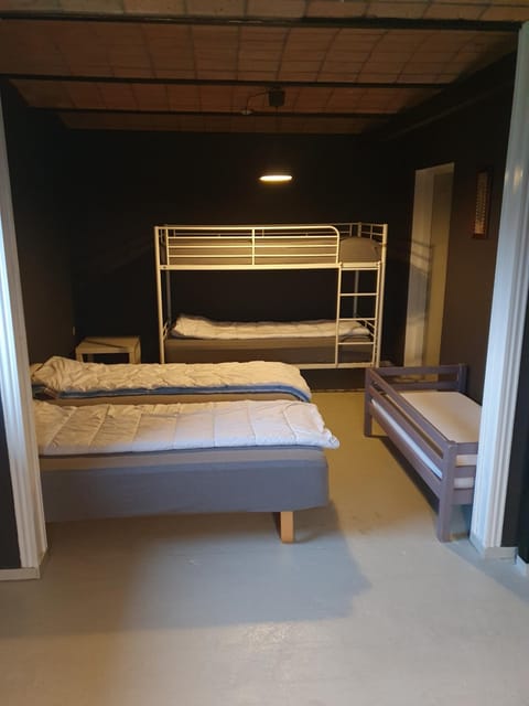 Bed, Photo of the whole room, bunk bed
