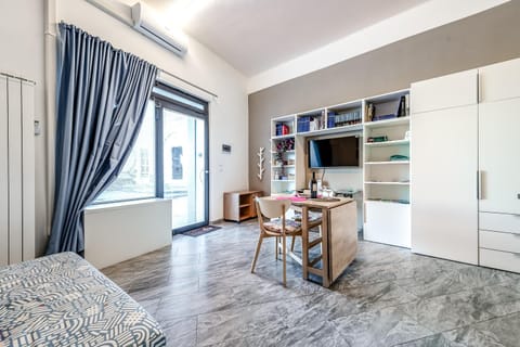 TV and multimedia, Living room, Photo of the whole room, Dining area