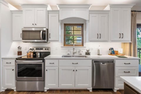 3BR Village At Indian Point 1403 near SDC - Free Tickets Daily up to $500 House in Indian Point