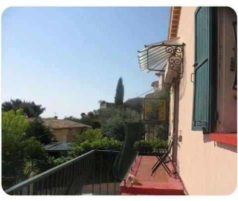 Chambre au calme sur les collines Vacation rental in Nice