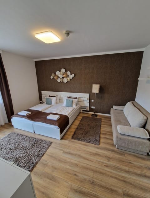 Bed, Living room, Photo of the whole room, Seating area, Bedroom