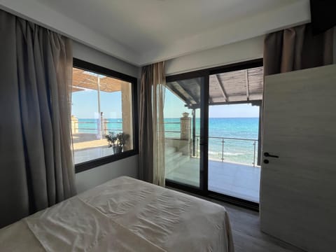 Bed, View (from property/room), Balcony/Terrace, Photo of the whole room, Sea view
