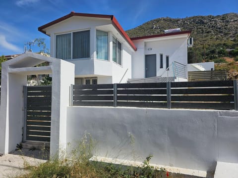 Property building, Day, Natural landscape, Mountain view