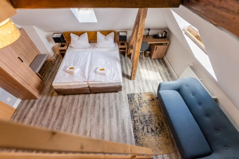 Bed, Seating area, Bedroom