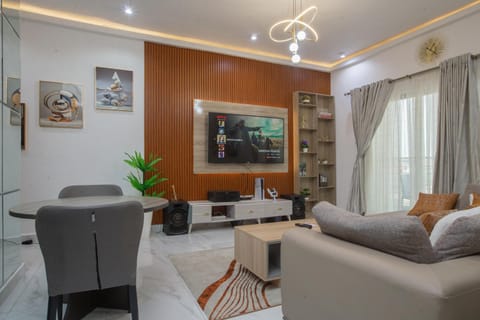 TV and multimedia, Living room, Seating area, Evening entertainment
