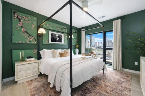 Hyve-The Dolly Parton Experience-Private Balcony House in The Gulch