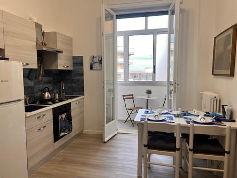 Balcony/Terrace, kitchen