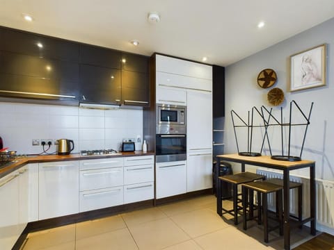 Free Parking Spacious 3 Bedroom Apartment Apartment in Belfast