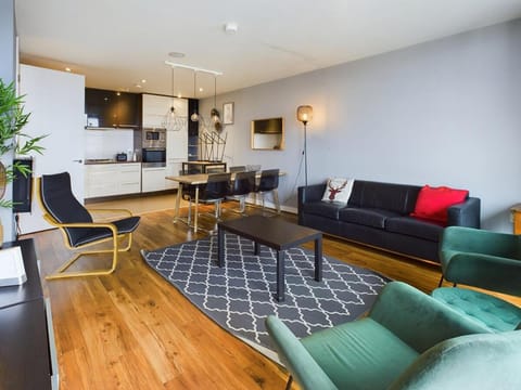 Free Parking Spacious 3 Bedroom Apartment Apartment in Belfast