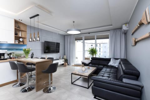 TV and multimedia, Kitchen or kitchenette, Living room, Seating area, Dining area, air conditioner