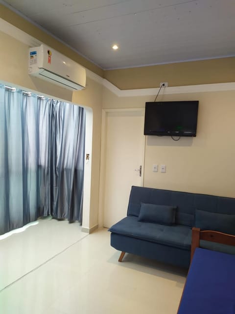 Communal lounge/ TV room, TV and multimedia, Living room, air conditioner