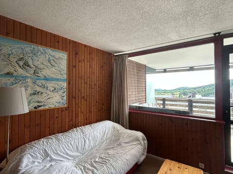 Appartement 2 pièces au cœur de la station - FR-1-814-65 Apartment in Besse-et-Saint-Anastaise