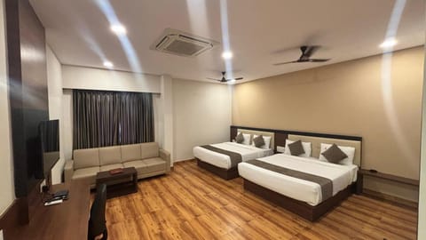 Bed, Living room, Photo of the whole room, Bedroom