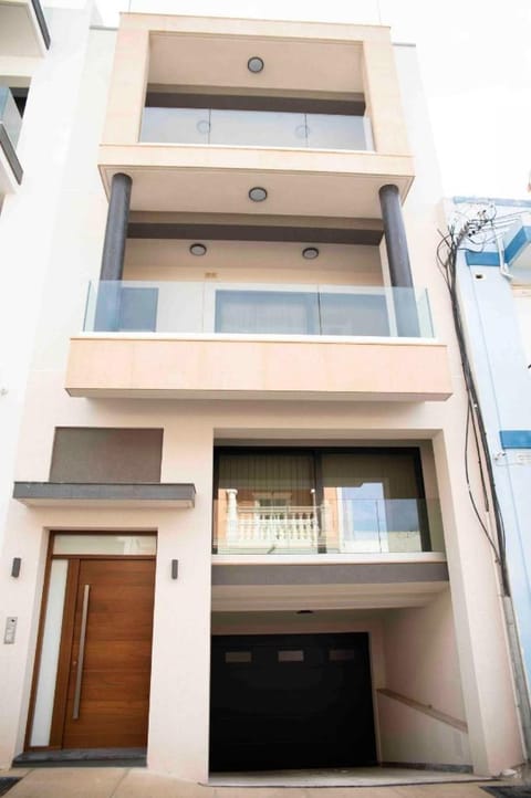 Flat 1, spacious 3 bedroom near Beaches and Countryside Apartment in Saint Paul's Bay