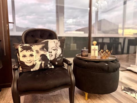 Dior Maison de Reve- Private Penthouse Apartment in Stellenbosch