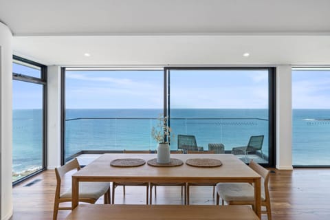 View (from property/room), Balcony/Terrace, Seating area, Dining area, Sea view