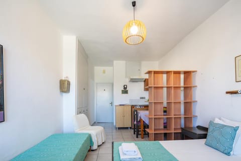 Old town studio with balcony, Marylee's studios #3 Apartment hotel in Rethymno