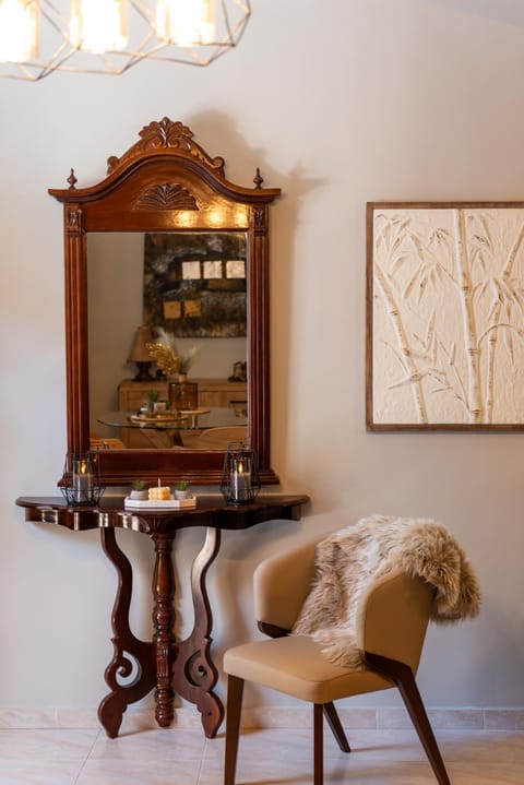 Living room, Decorative detail, Seating area