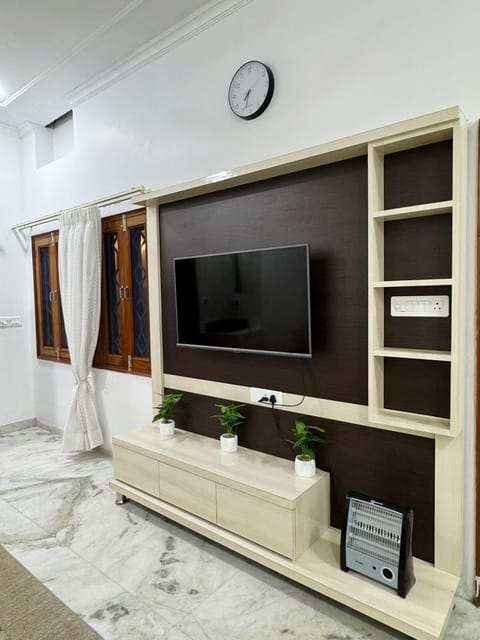 Communal lounge/ TV room, TV and multimedia
