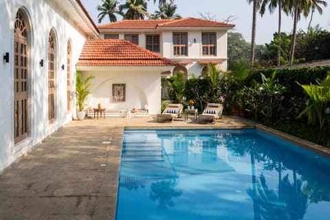 Property building, Garden, Garden view, Pool view, Swimming pool