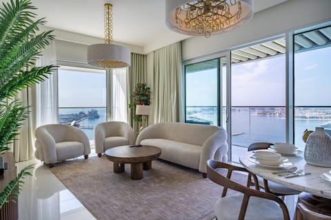 Natural landscape, View (from property/room), Balcony/Terrace, Living room, Seating area, Sea view
