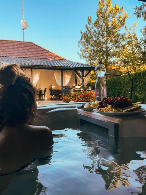 Garden, Hot Tub, Garden view