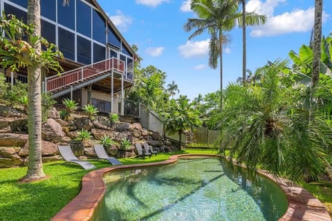 Property building, Garden, Garden view, Pool view, Swimming pool, Swimming pool