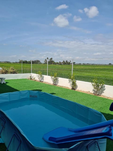 Garden, Swimming pool