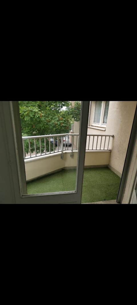 Bel Bedroom Apartment in Cergy