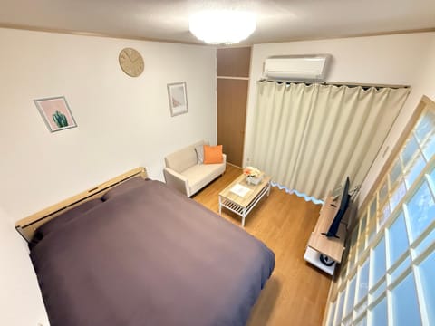 Bed, TV and multimedia, Photo of the whole room, Bedroom, internet, air conditioner