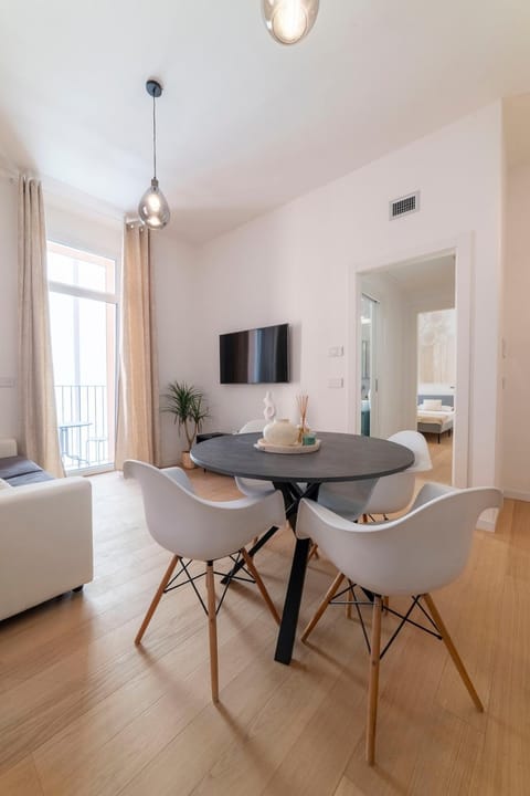 Living room, Seating area, Dining area