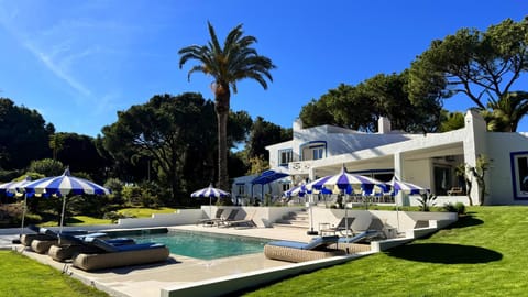 Property building, Spring, Day, Garden, Garden view, Pool view, Swimming pool, sunbed