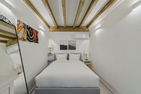 Bed, Bedroom, heating, air conditioner