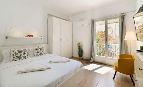 Bed, Balcony/Terrace, Bedroom