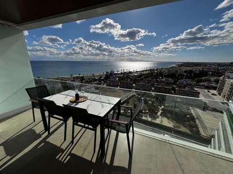 View (from property/room), Balcony/Terrace, Sea view