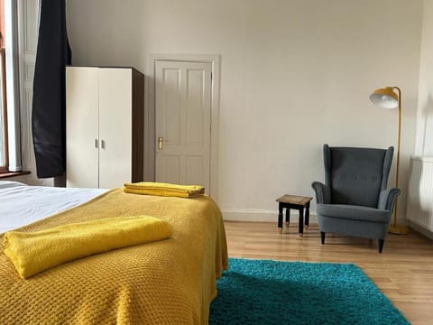 VS-Entire Flat-Central Scotland-Falkirk, Self-Check-in , Pet-friendly with Parking Apartment in Falkirk